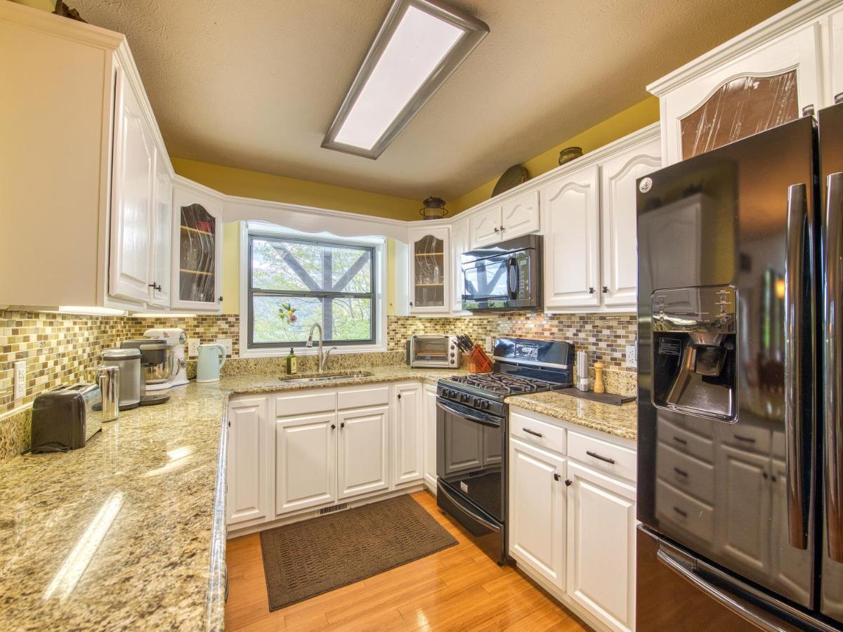 Bonnie View 21 - Amazing Smoky Mountain Retreat With Beautiful Scenic Views! Home Maggie Valley Eksteriør bilde